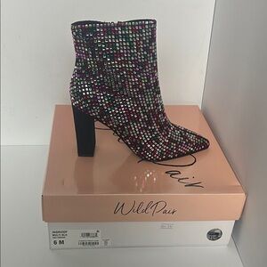 Wild Pair Colorful Heeled Boots